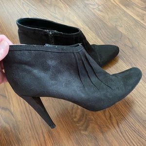 gray ankle boots payless